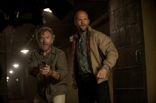 Robert De Niro és Jason Statham akcióznak