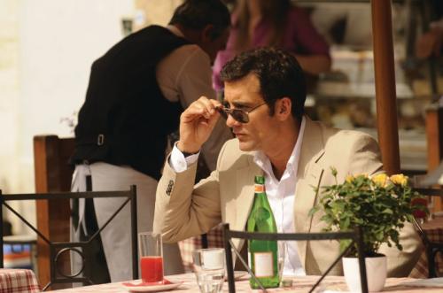 Clive Owen, mint kém: Copyright: © 2008 Universal Studios. ALL RIGHTS RESERVED.