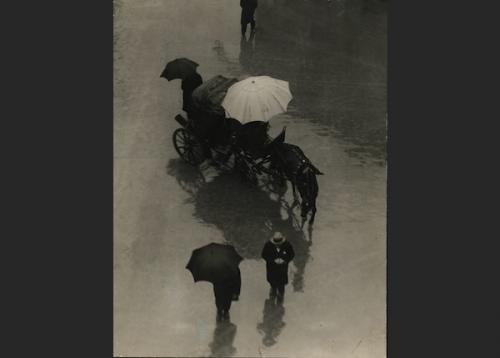 Martin Munkácsi: Palermo esőben