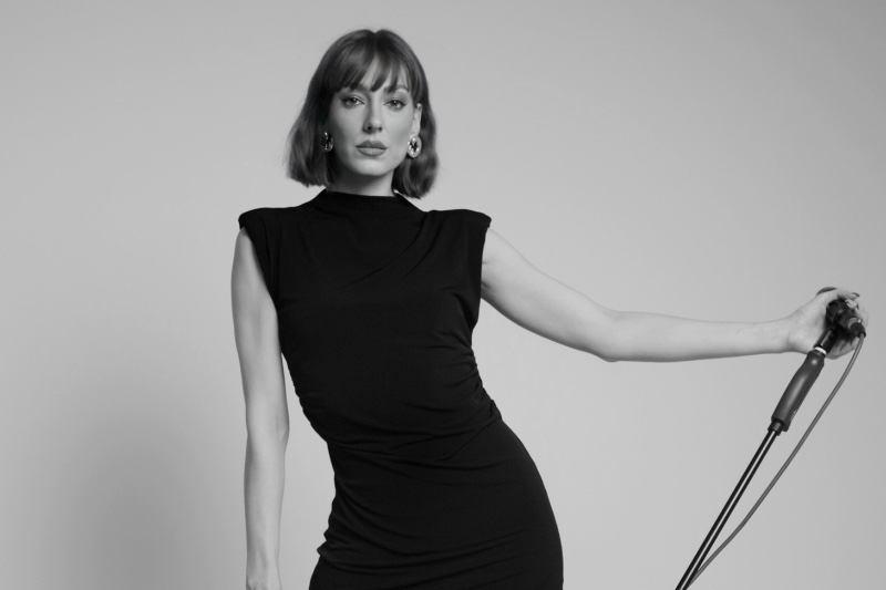 Horányi Juli, ének Horányi Juli, ének