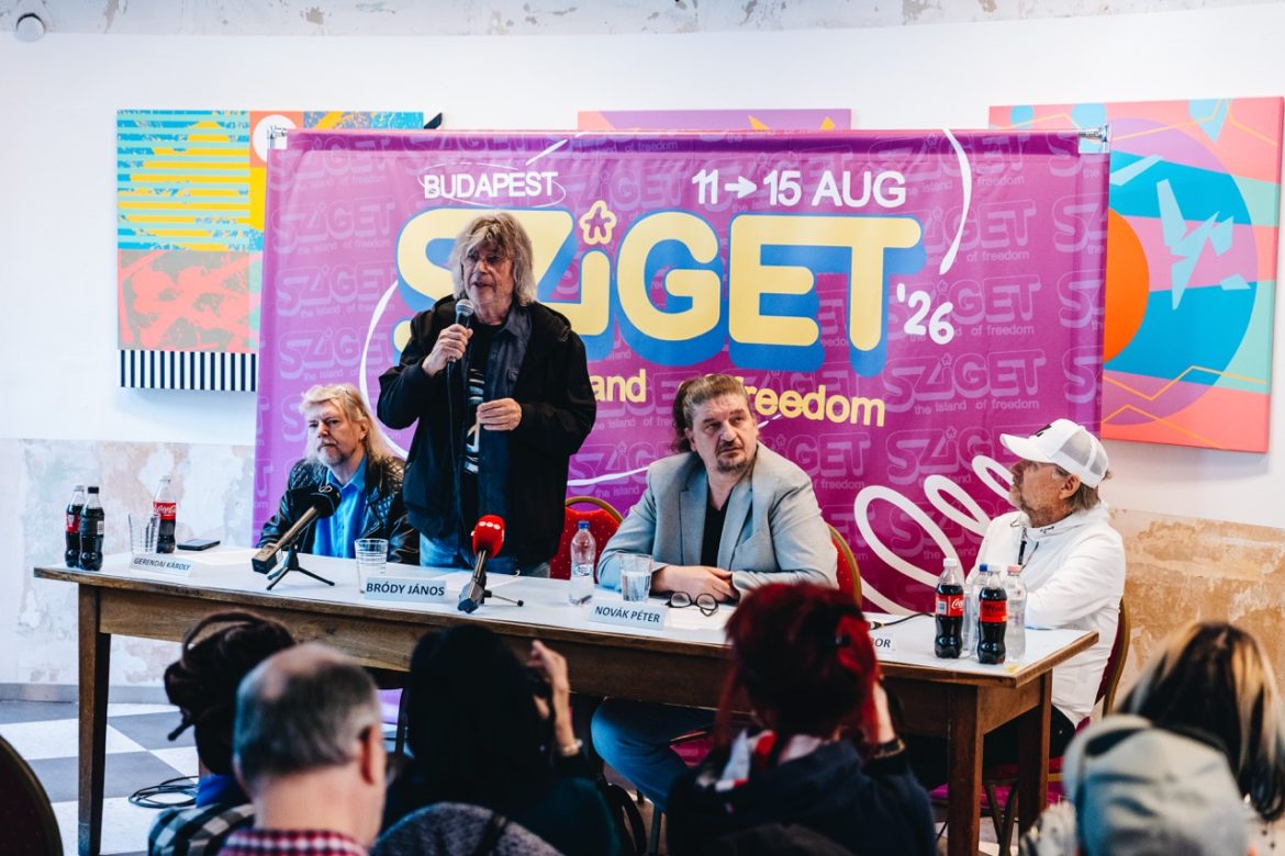 Bródy János a Sziget sajtótájékozatóján