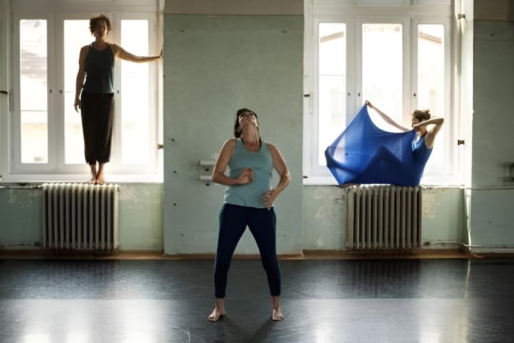 élő irodalmi performansz a Deák17-ben kép