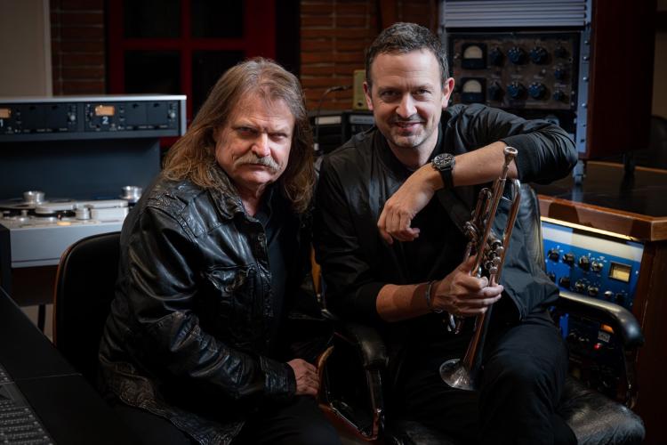 Leslie Mandoki. Stadionhimnusz kép