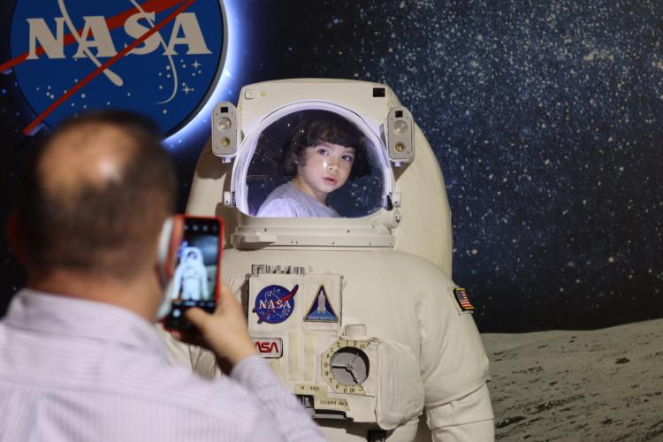  Life in Space, utazó kiállítás