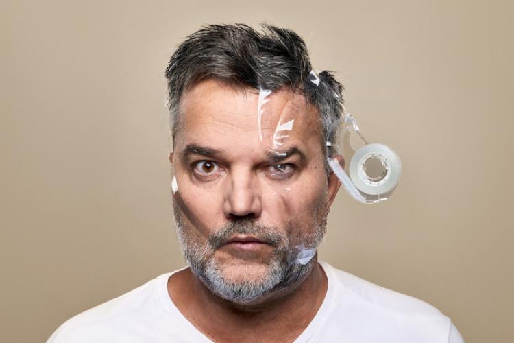 Hevér Gábor a Tiszta őrület c. előadásban Hevér Gábor a Tiszta őrület c. előadásban